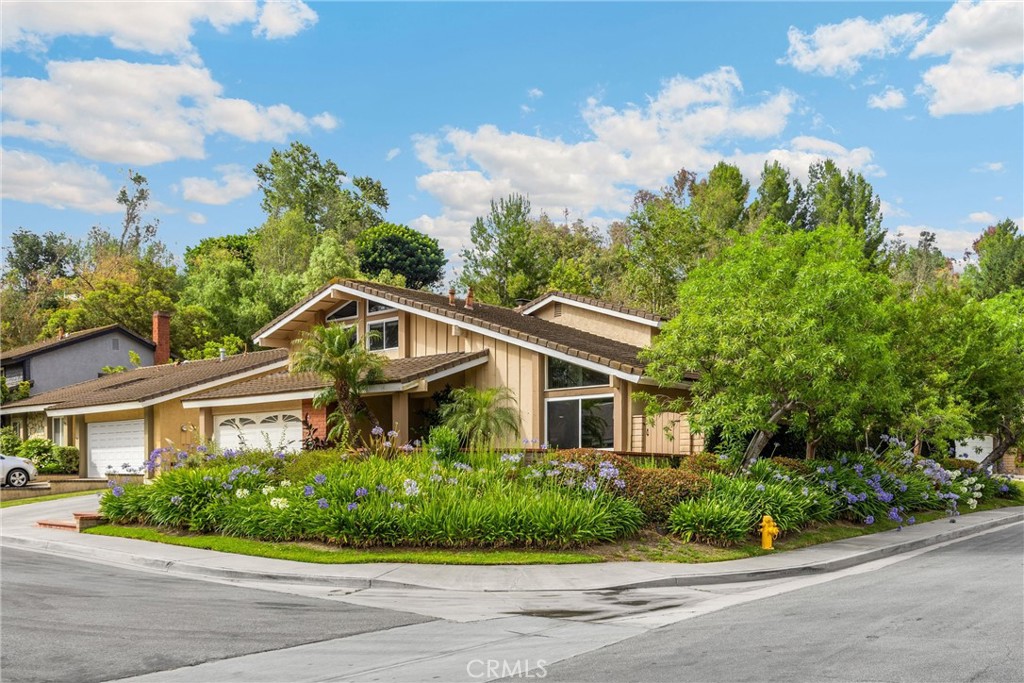 701 S Carriage Circle