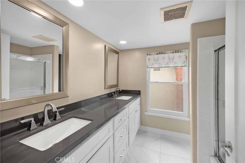 701 S Carriage Circle