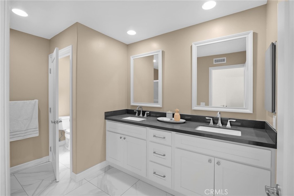 701 S Carriage Circle