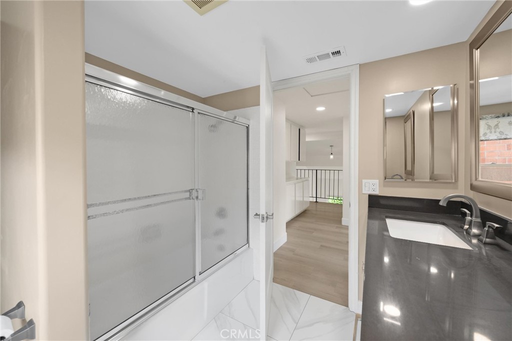 701 S Carriage Circle