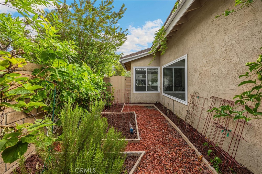701 S Carriage Circle