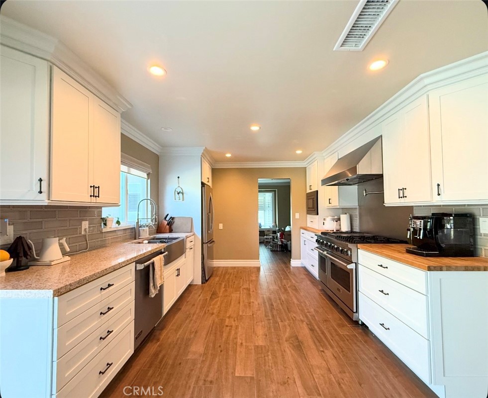 1940 Sunset Lane