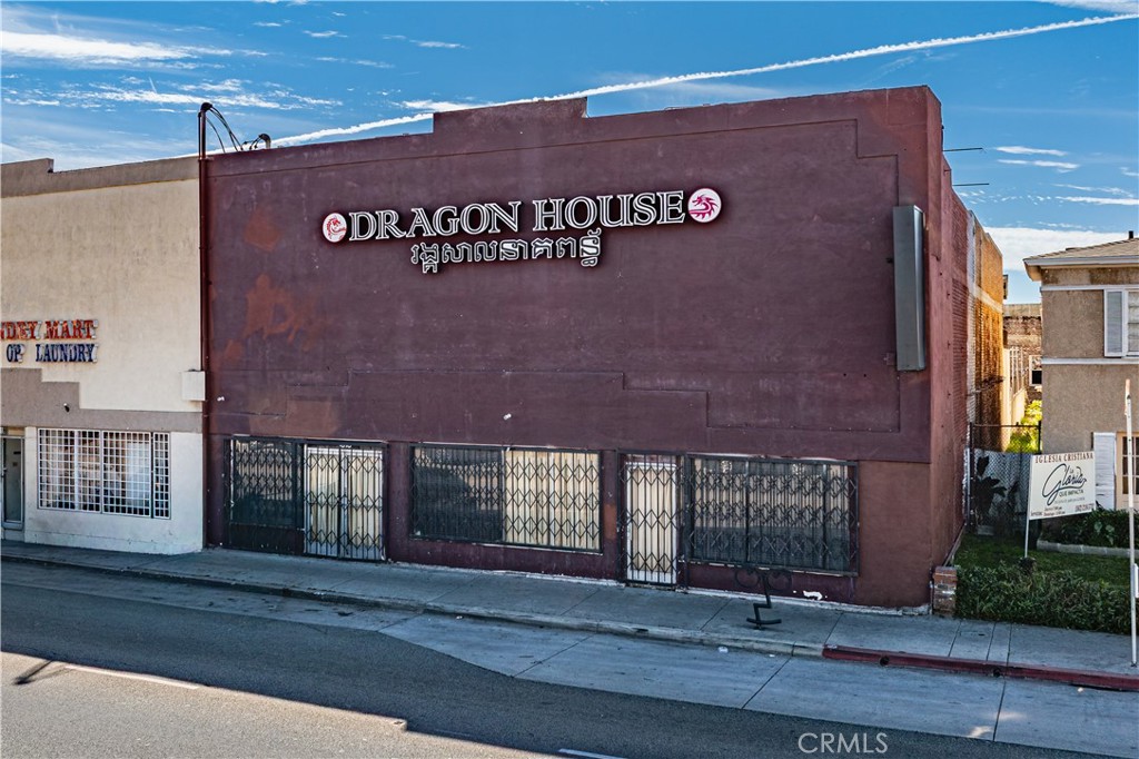 1810 E Anaheim