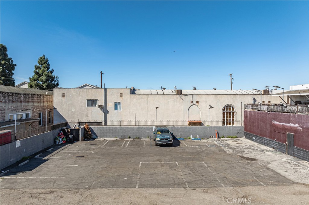 1810 E Anaheim