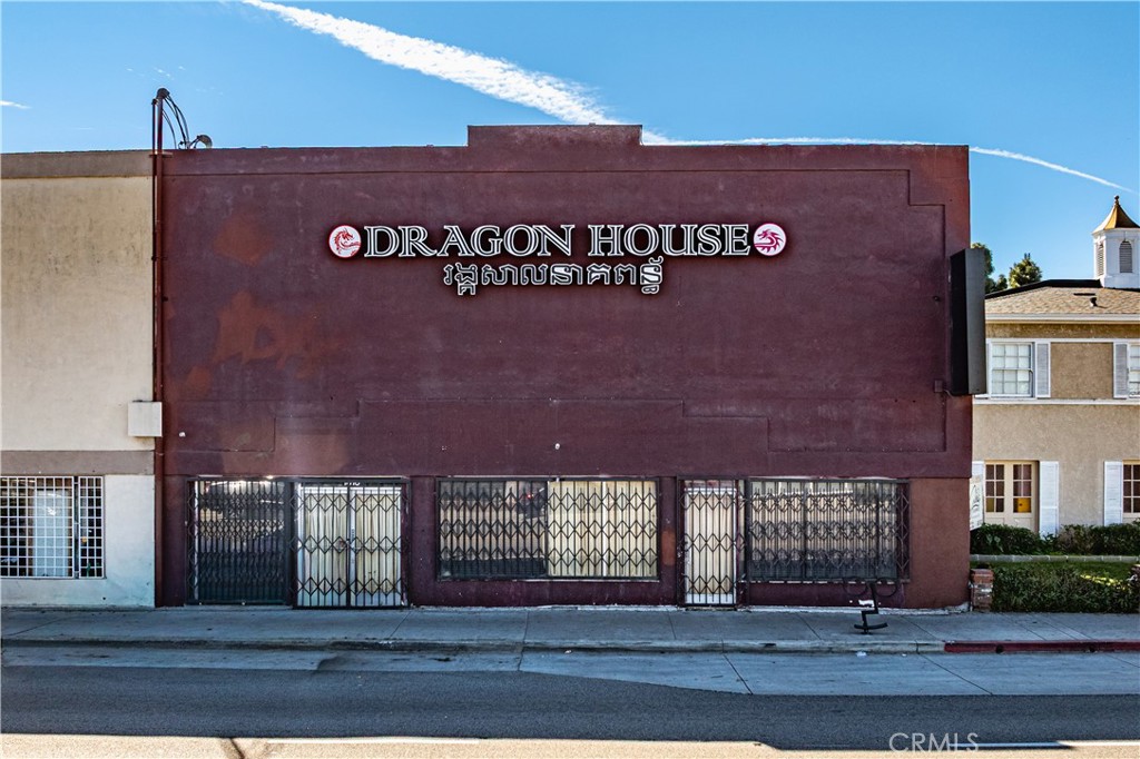 1810 E Anaheim