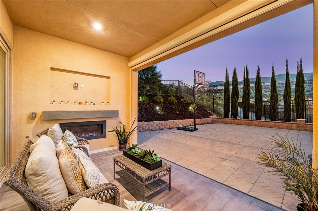 2413 Sierra Bella Drive