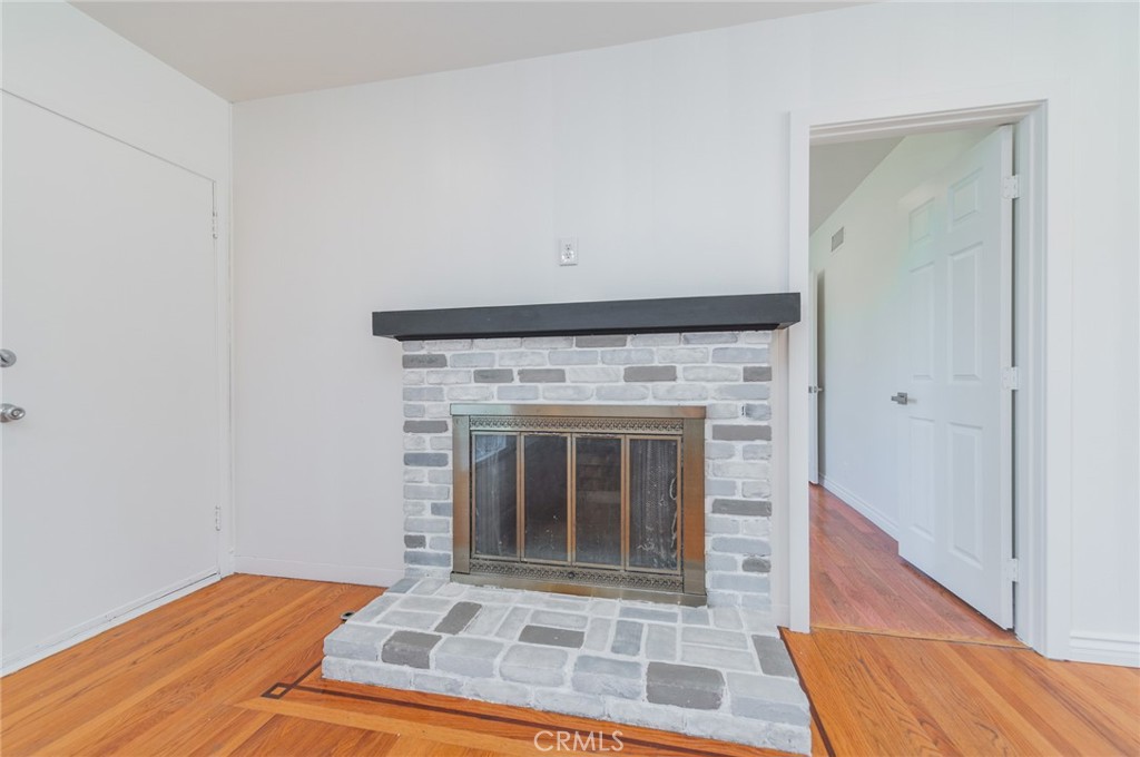 2135 E Daniels