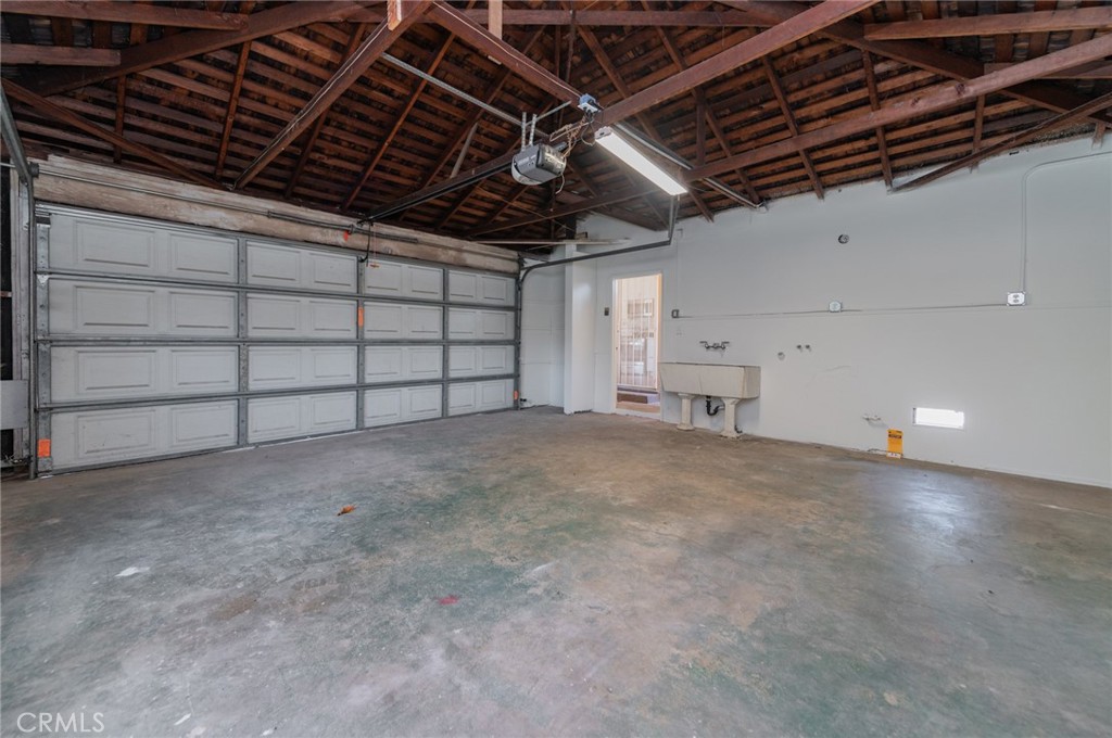 2135 E Daniels