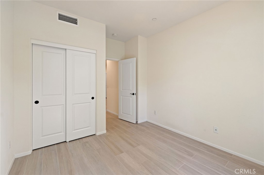 3231 E La Avenida