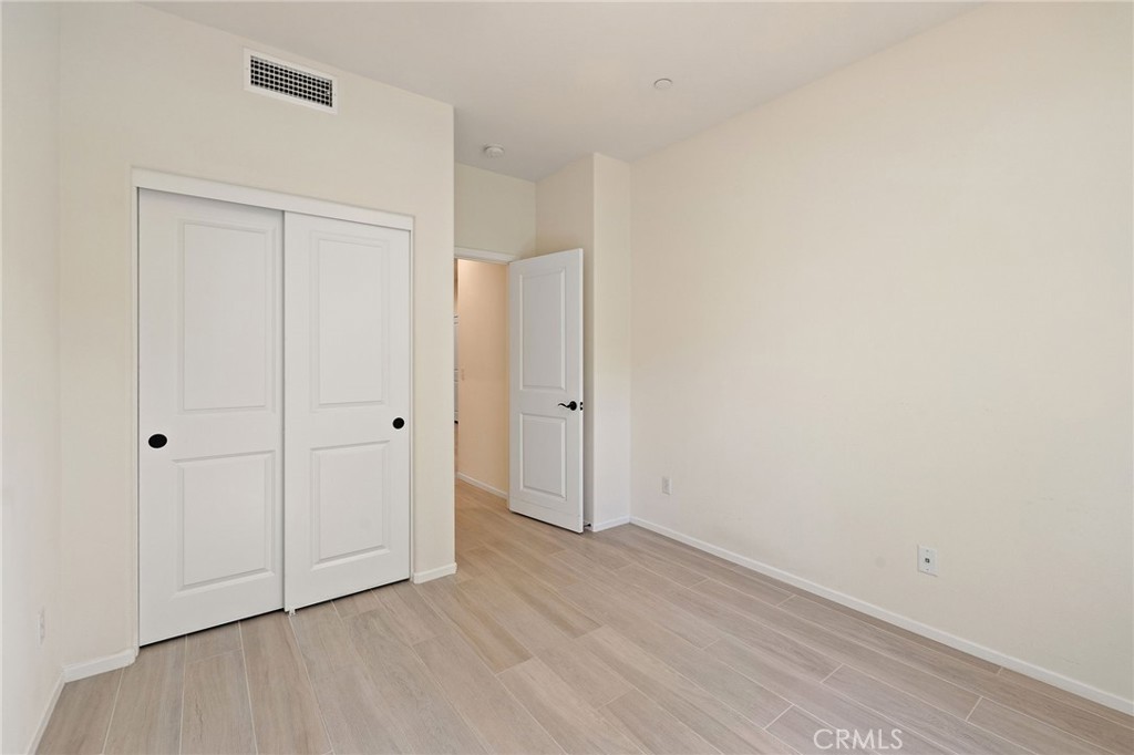 3231 E La Avenida