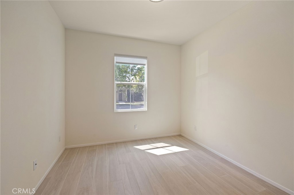 3231 E La Avenida
