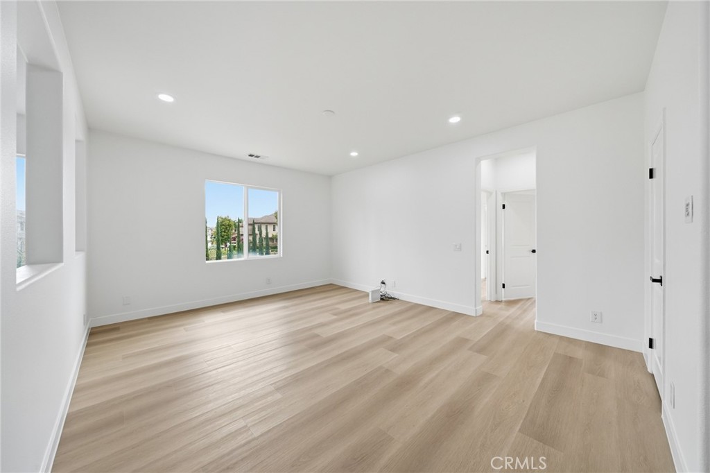 13615 Perry Ann