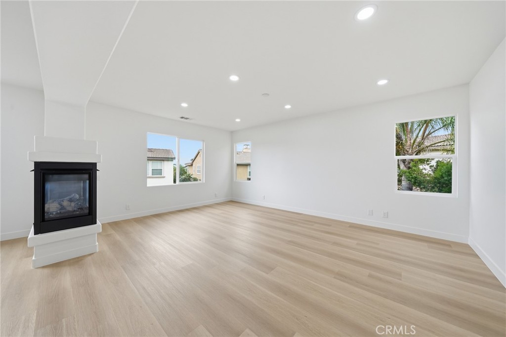 13615 Perry Ann