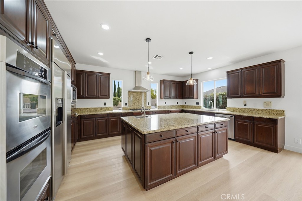 13615 Perry Ann