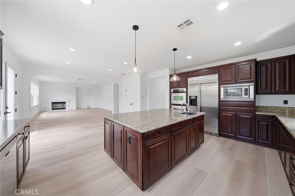 13615 Perry Ann