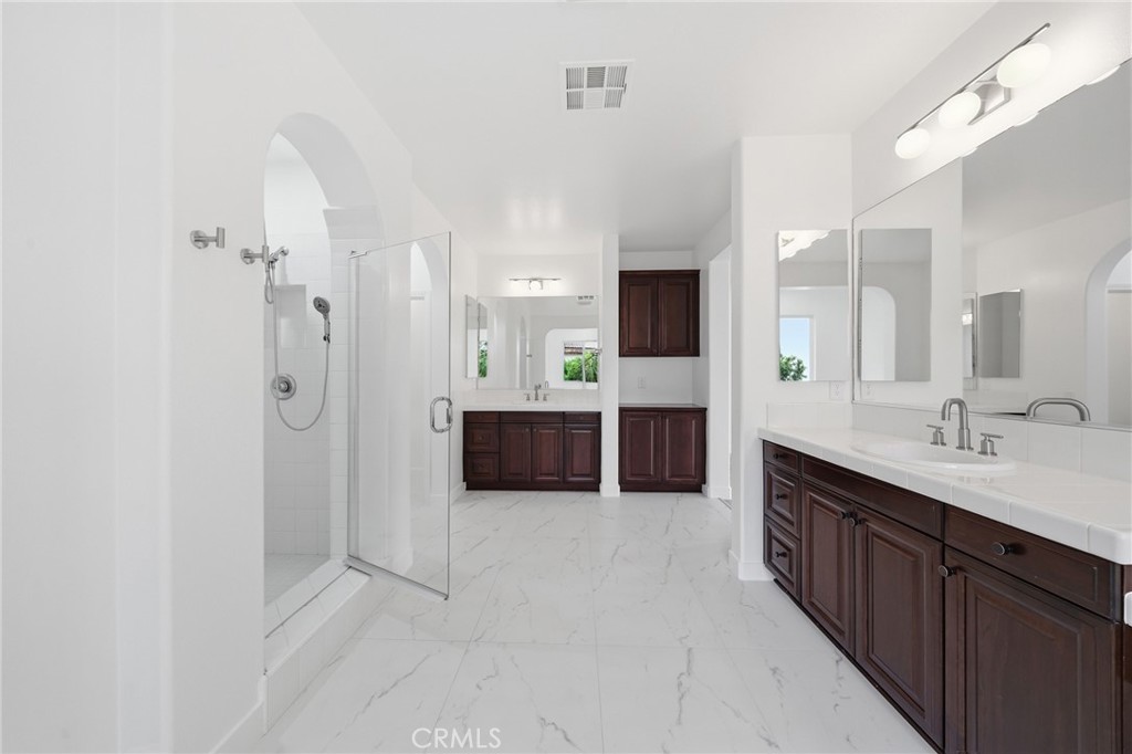 13615 Perry Ann