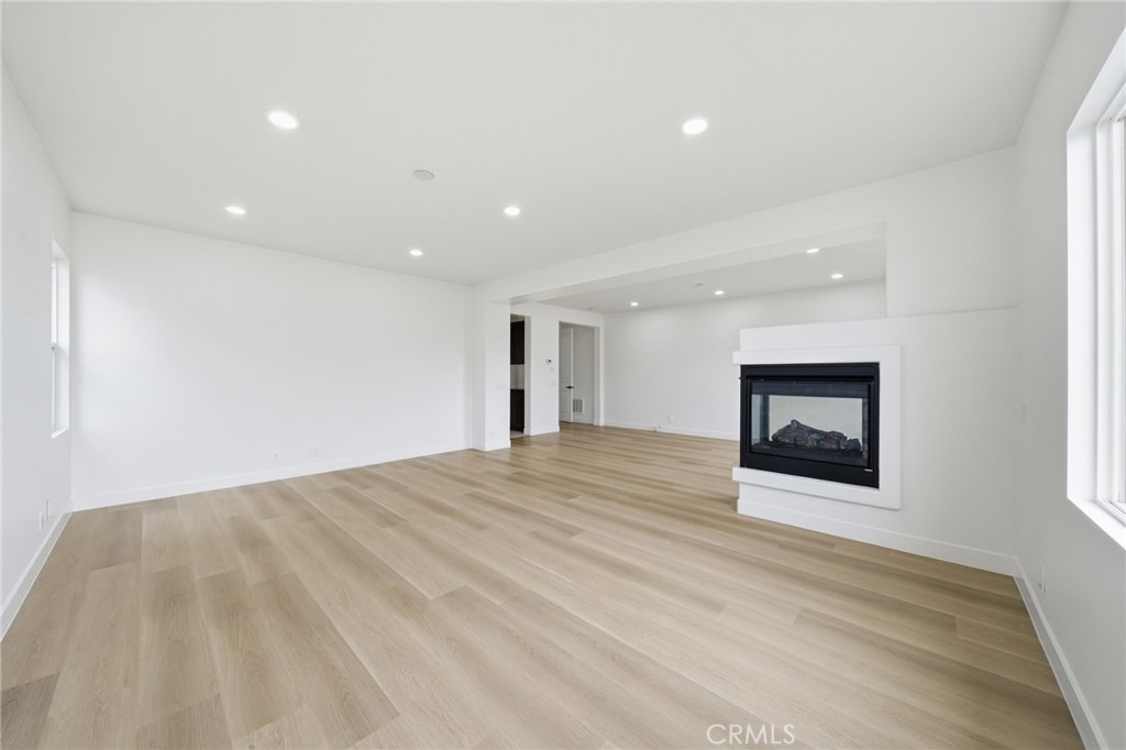 13615 Perry Ann