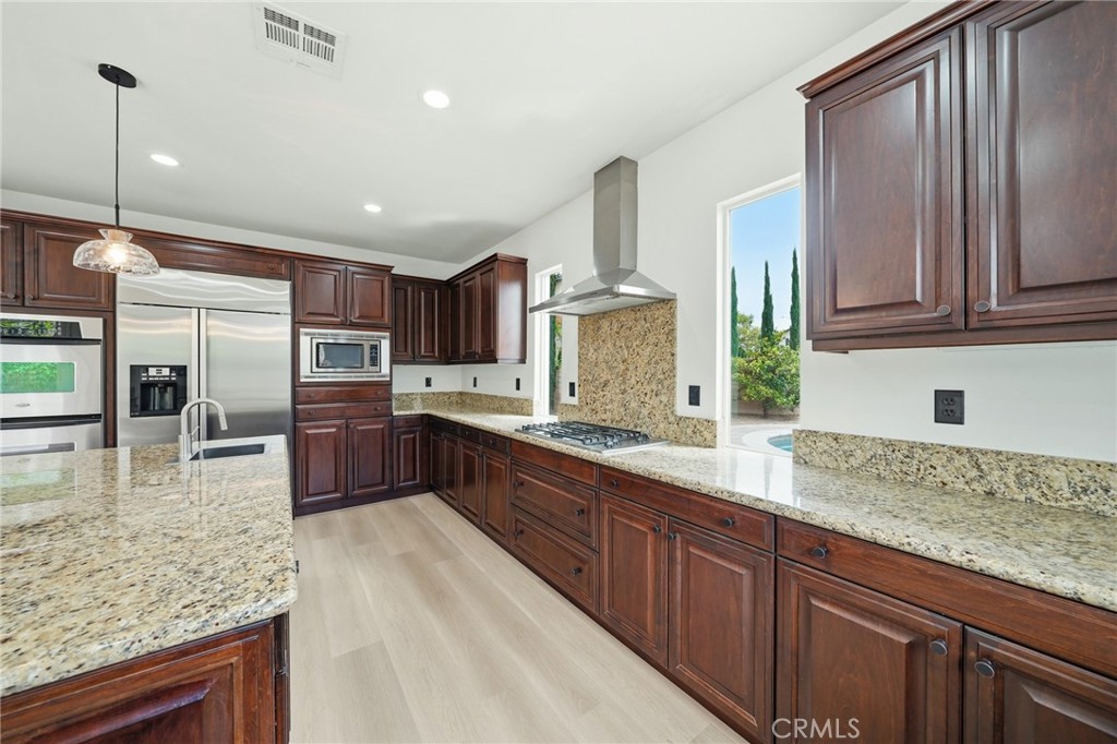 13615 Perry Ann