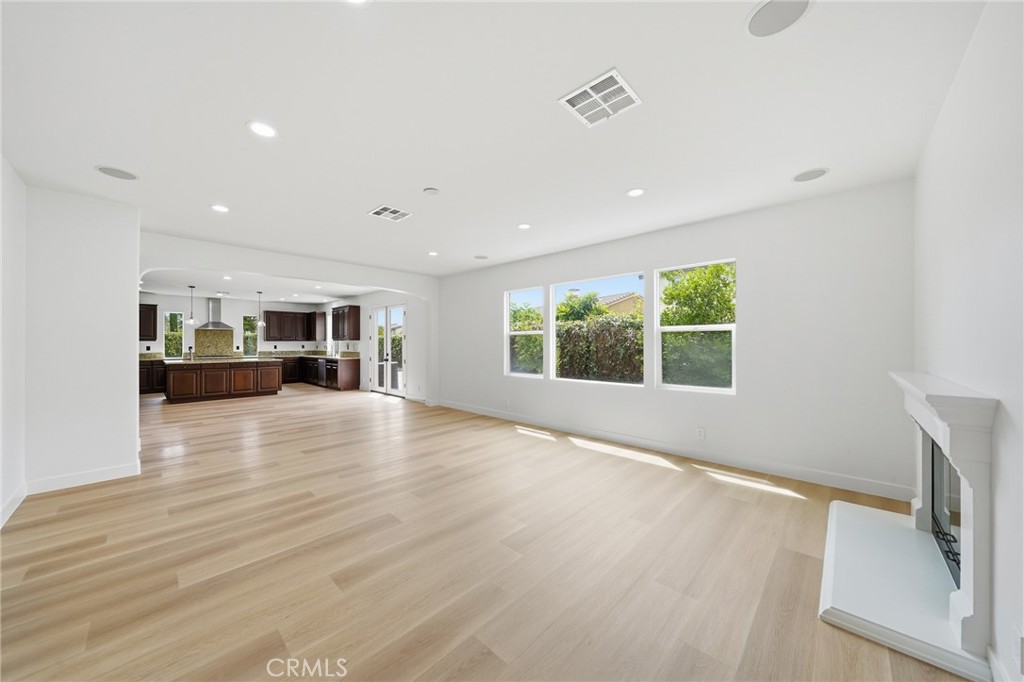13615 Perry Ann