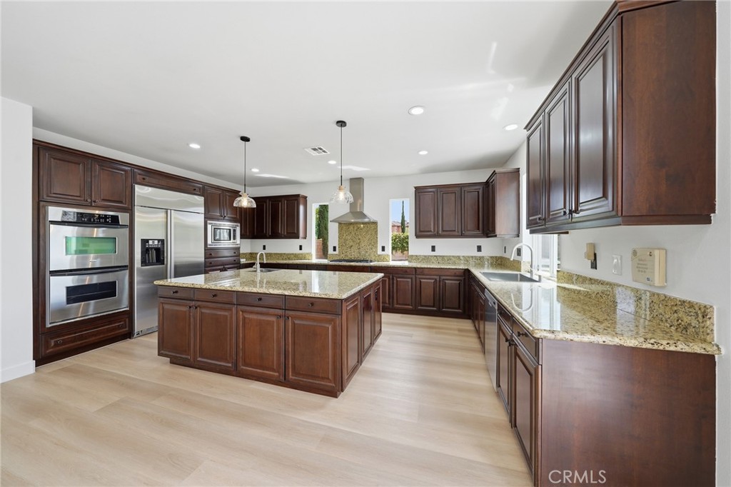 13615 Perry Ann