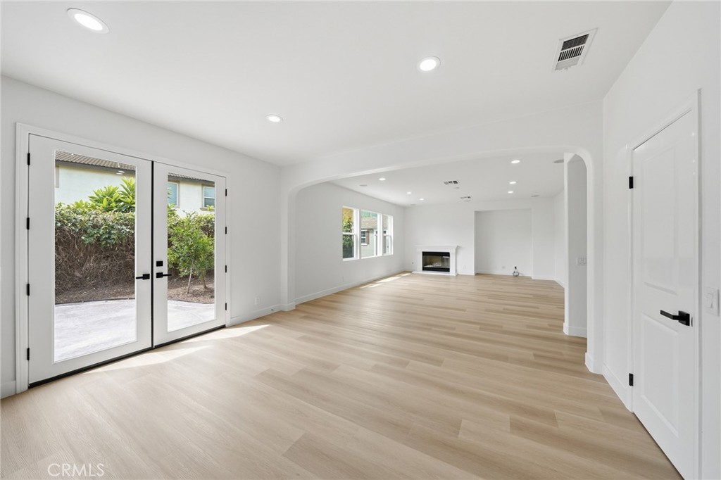 13615 Perry Ann