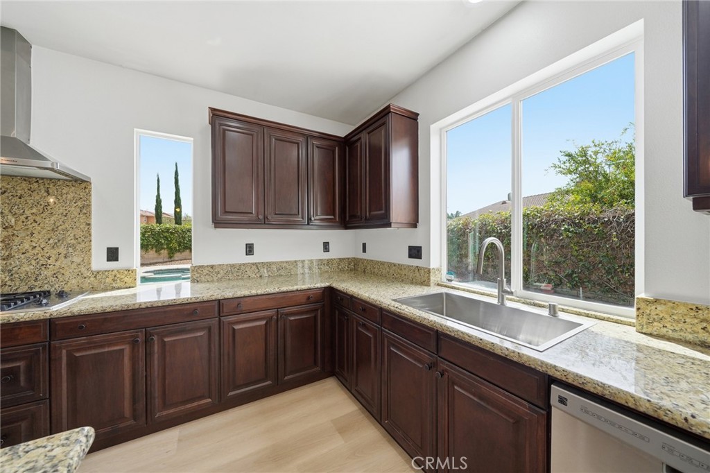 13615 Perry Ann