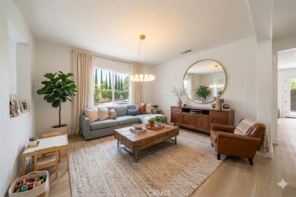 13615 Perry Ann