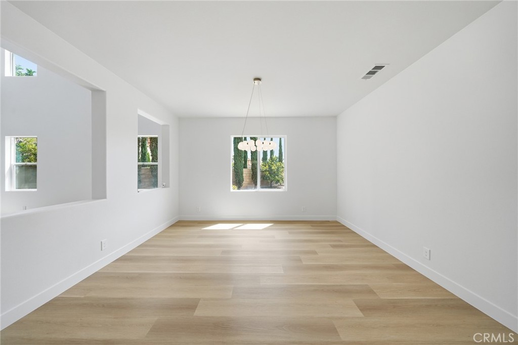 13615 Perry Ann