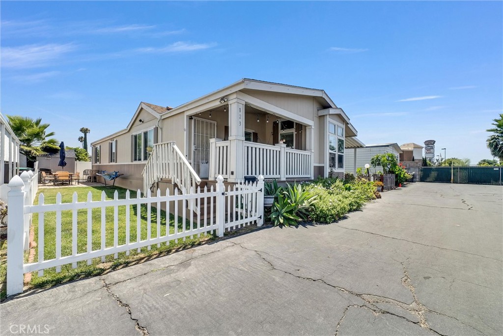 15050 Monte Vista 123