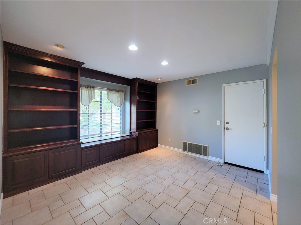 1271 Dunham Lane