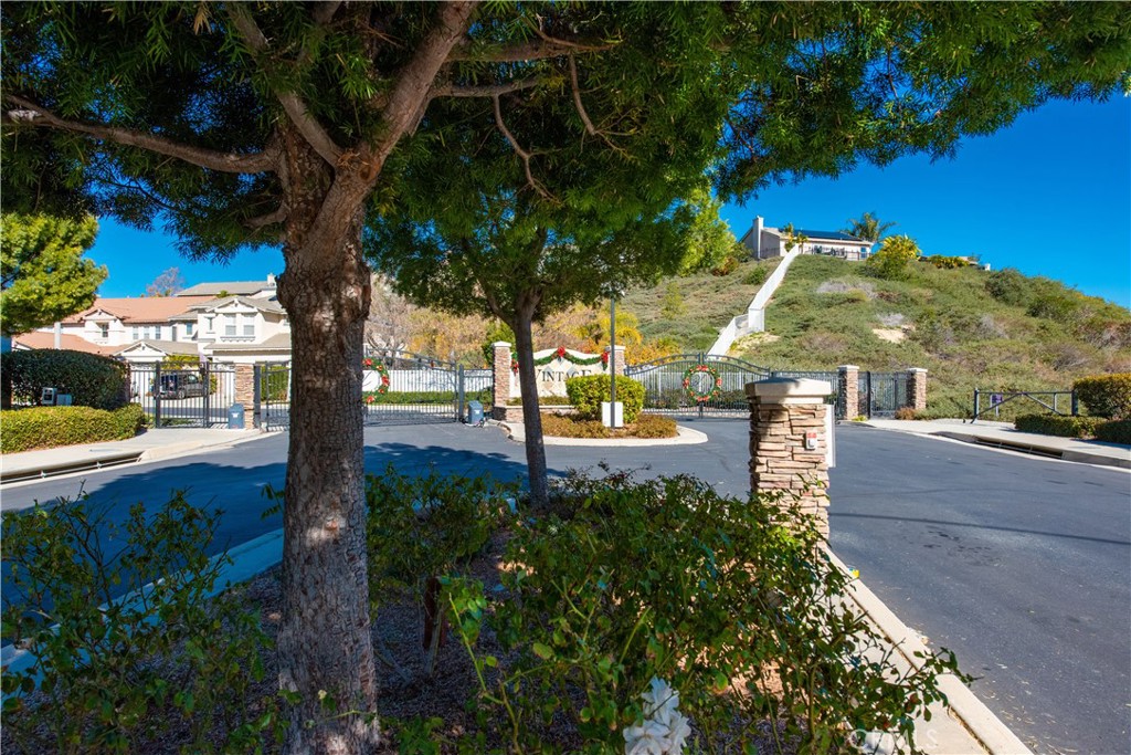 45253 Chateau Court
