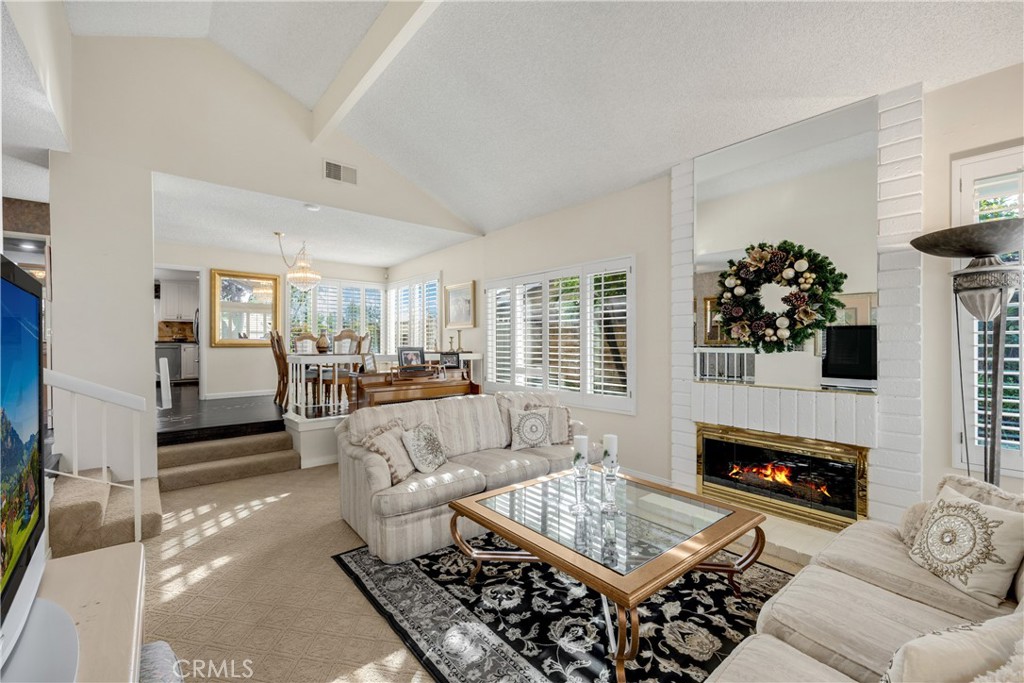 1644 N Mountain View Place