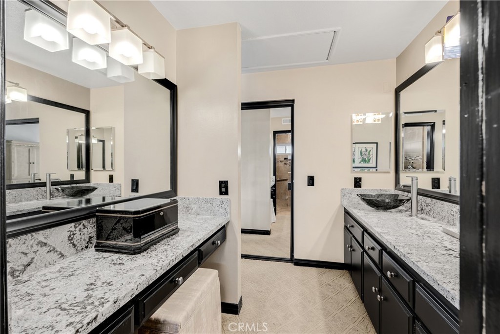 1644 N Mountain View Place