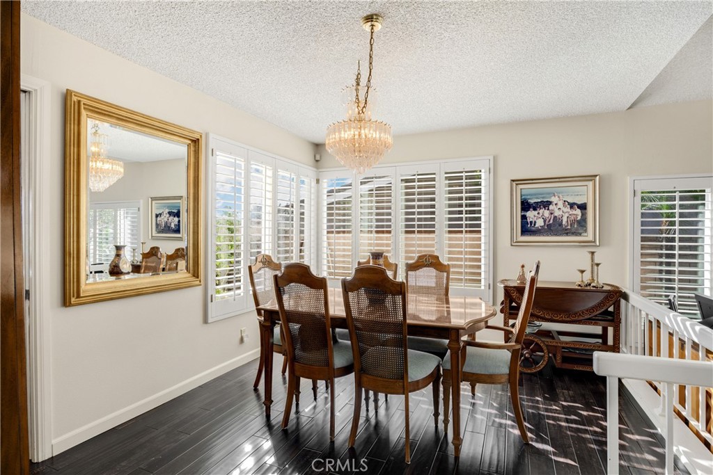 1644 N Mountain View Place