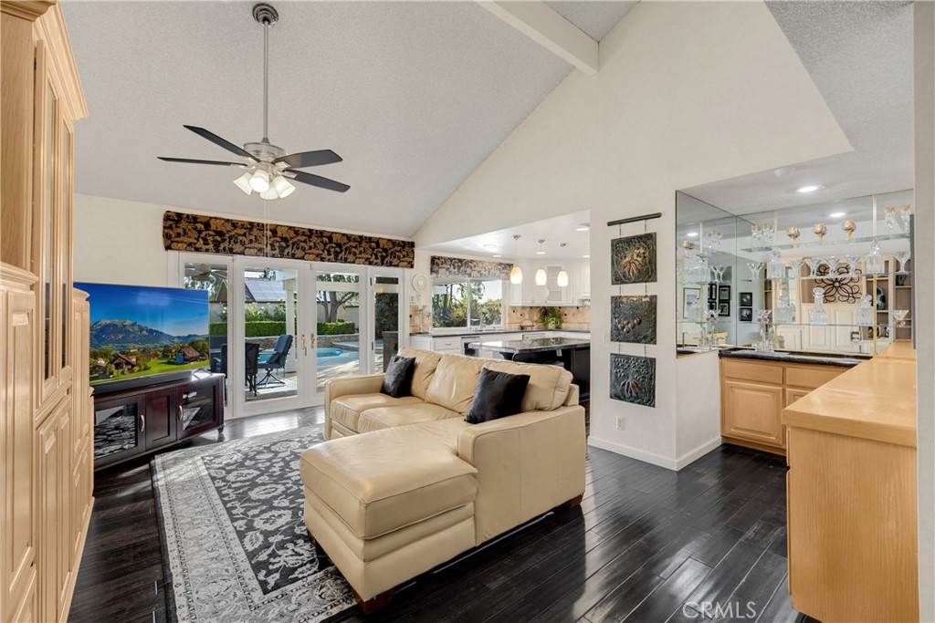 1644 N Mountain View Place