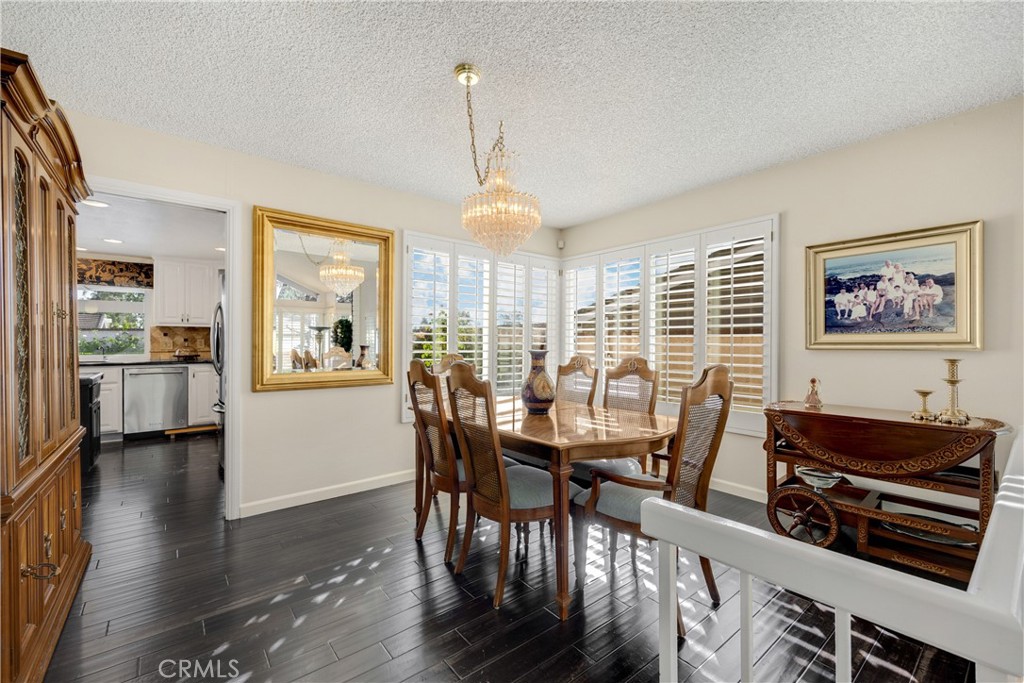 1644 N Mountain View Place