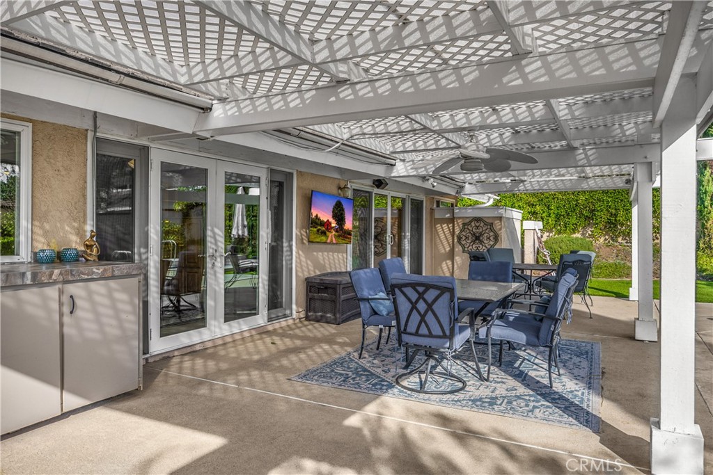 1644 N Mountain View Place