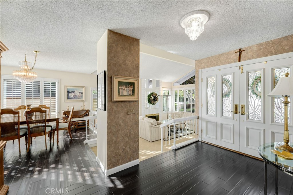 1644 N Mountain View Place