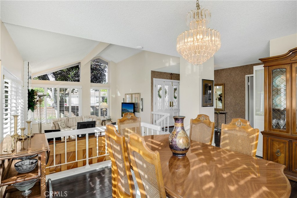 1644 N Mountain View Place