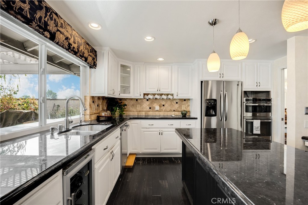 1644 N Mountain View Place