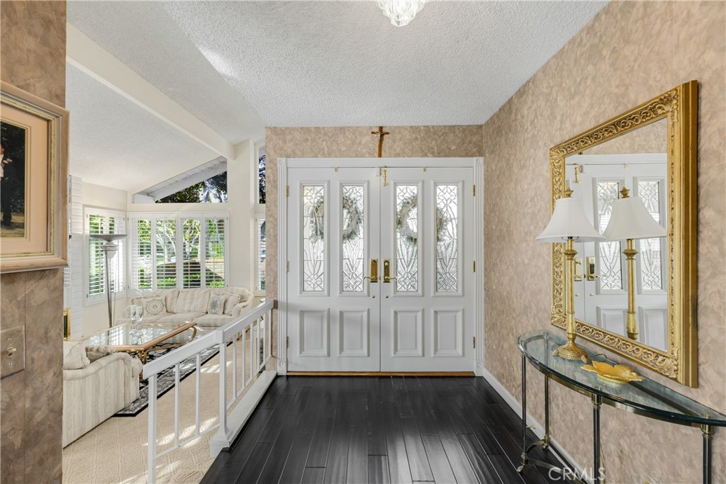 1644 N Mountain View Place