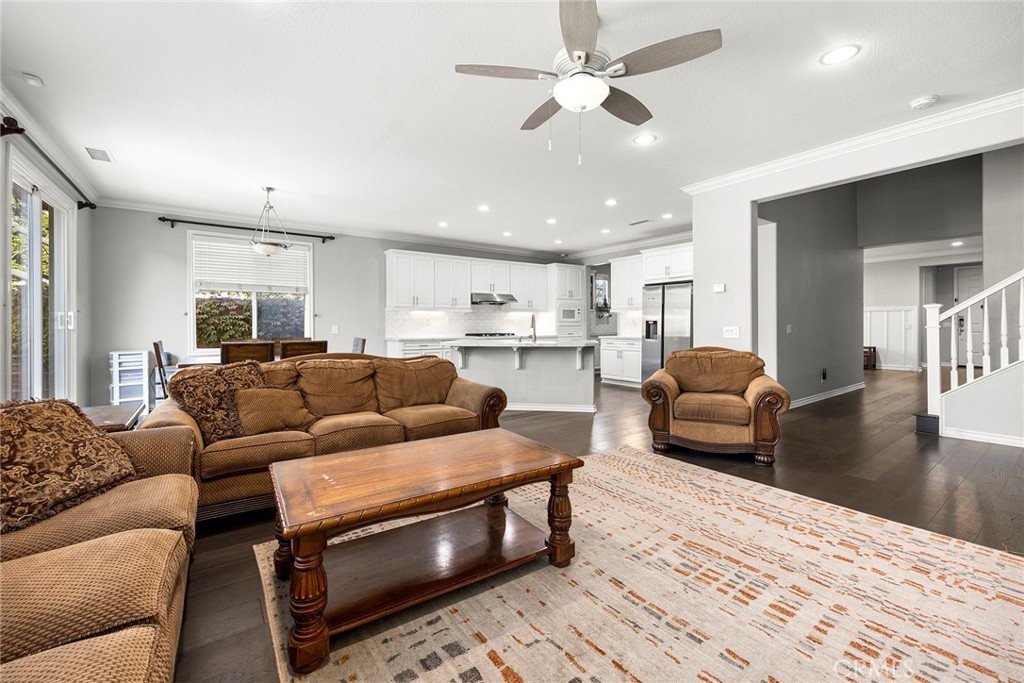 15958 Huntington Garden Avenue