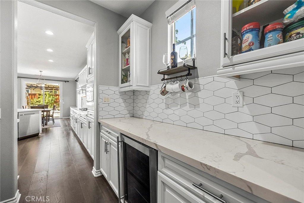 15958 Huntington Garden Avenue