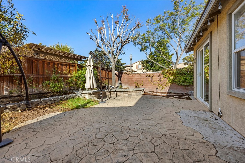 15958 Huntington Garden Avenue