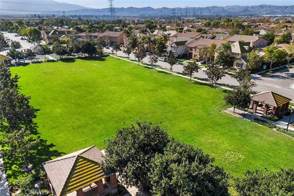 15958 Huntington Garden Avenue