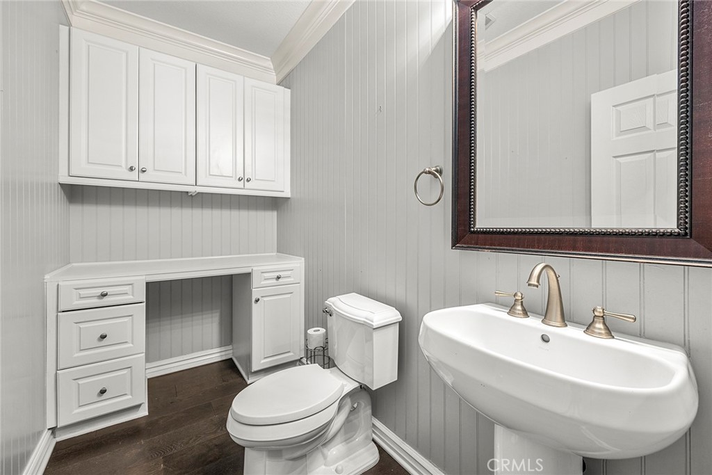 15958 Huntington Garden Avenue