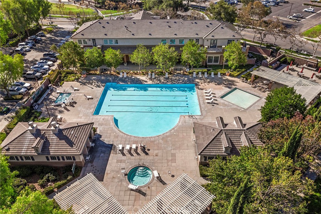 15958 Huntington Garden Avenue