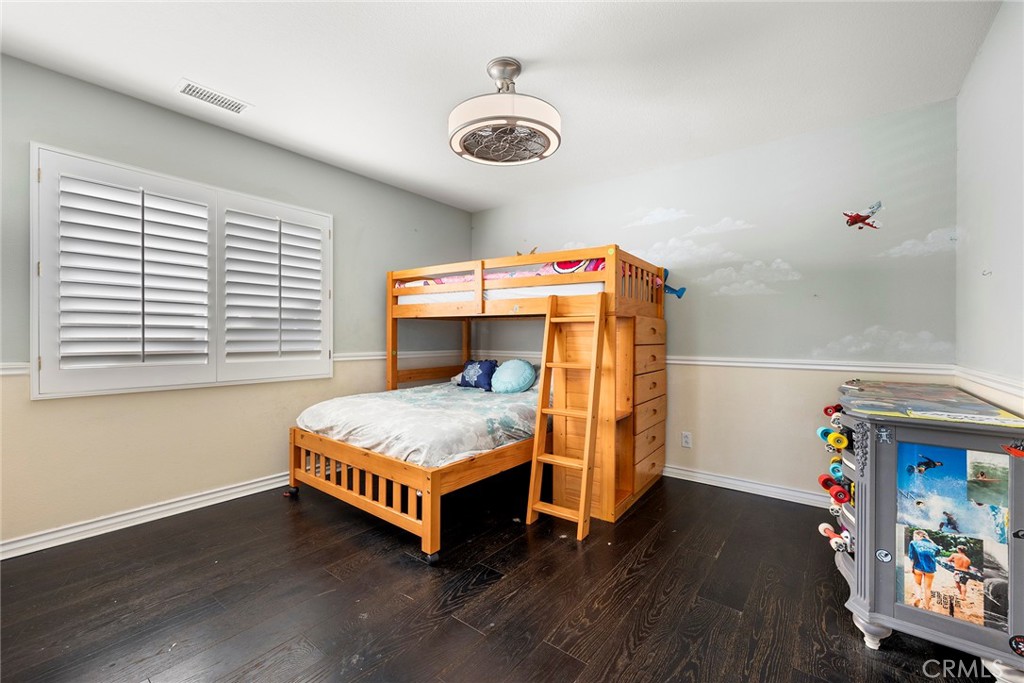 15958 Huntington Garden Avenue