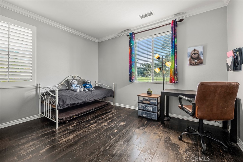 15958 Huntington Garden Avenue