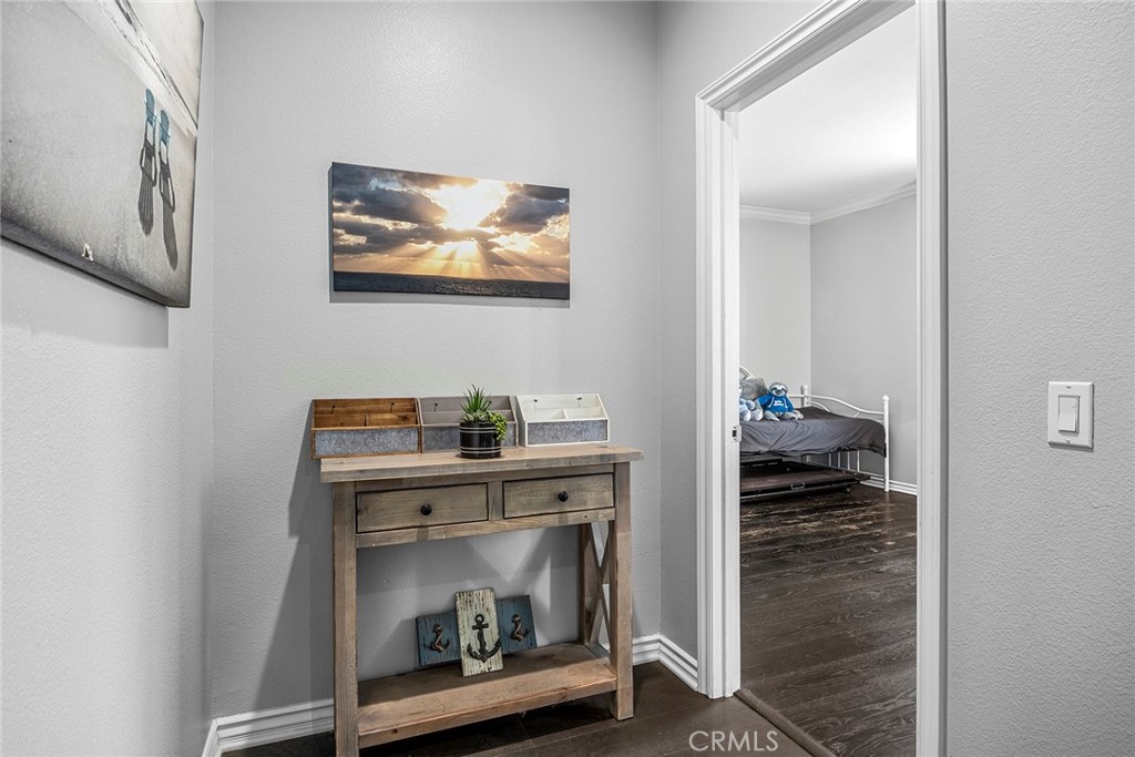 15958 Huntington Garden Avenue